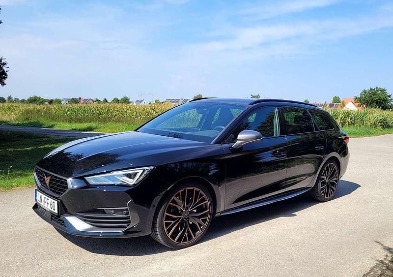 Schwarz Gebraucht 2024 Cupra Leon VZ Kombi | 38.499 € (Fairer Preis) - Bild 1/4