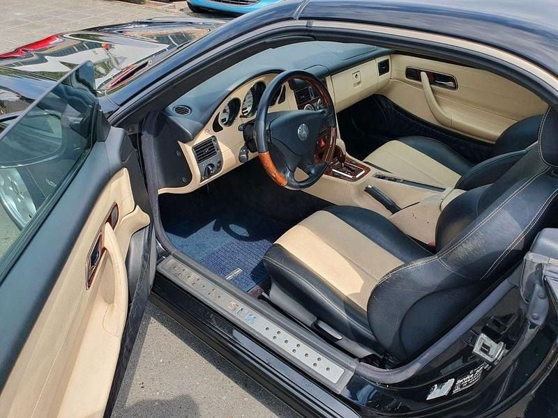 Gebraucht Mercedes SLK230 197 PS (144 kW) 2000 Schwarz Cabrio