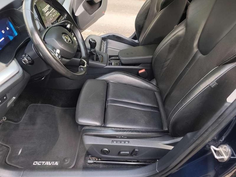 Second-hand Skoda Octavia Style 150 CP (110 kW) 2022 Albastru Break