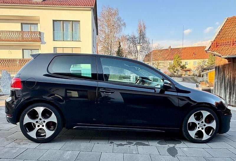 Gebraucht VW Golf VI GTI 211 PS (155 kW) 2011 Schwarz Kleinwagen