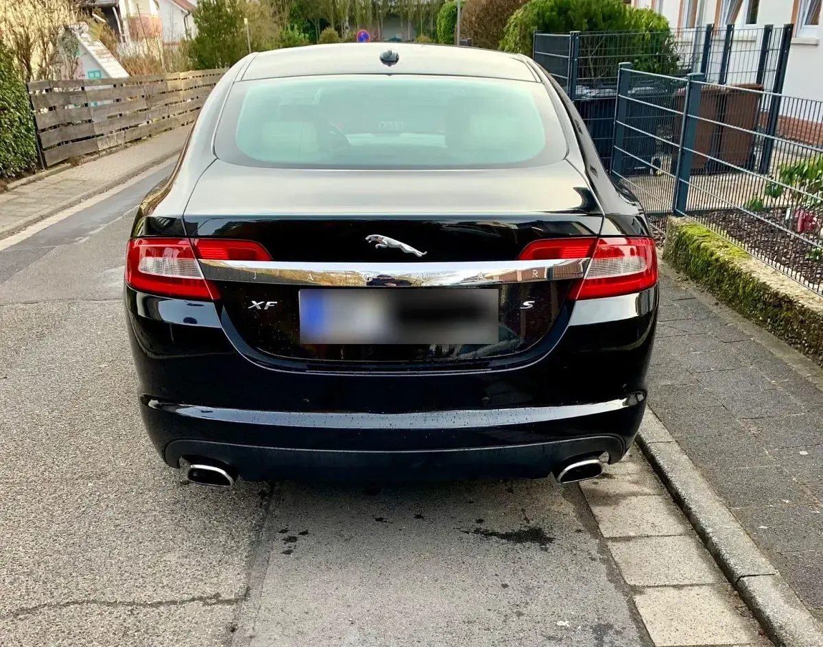 Gebraucht Jaguar XF Premium Luxury 275 PS (202 kW) 2010 Schwarz Limousine