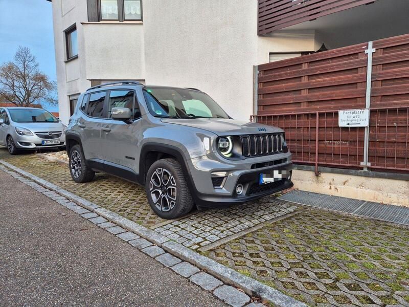 Grau Gebraucht 2021 Jeep Renegade SUV | 18.000 € (Guter Preis) - Bild 1/4