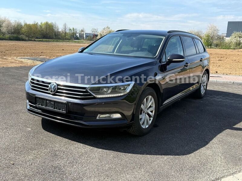 Schwarz Gebraucht 2016 VW Passat Trendline Kombi | 9.900 € (Fairer Preis) - Bild 1/4