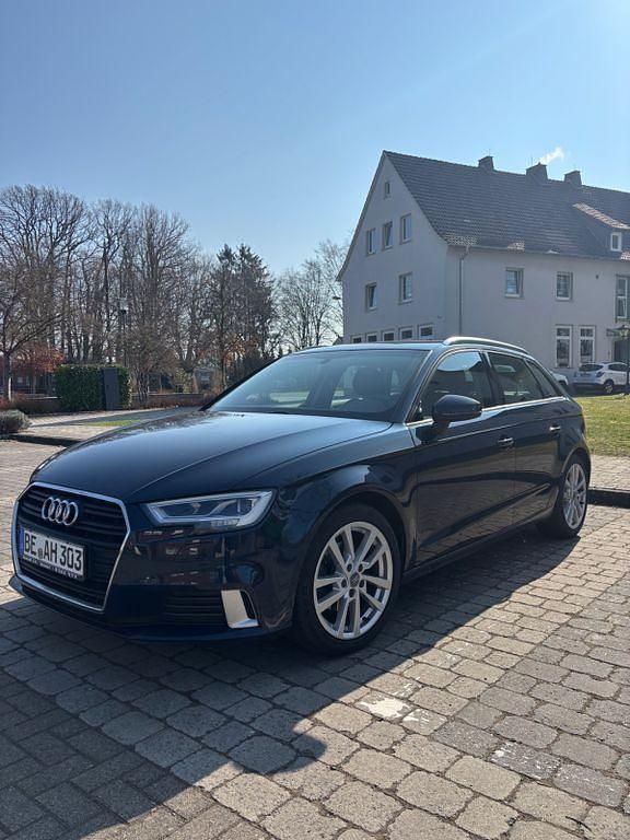 Gebraucht Audi A3 150 PS (110 kW) 2017 Blau Limousine