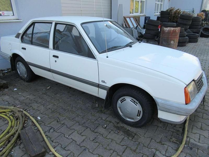 Gebraucht Opel Ascona 75 PS (55 kW) 1985 Weiß Limousine