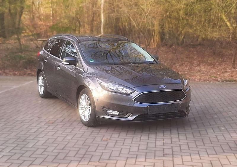 Gebraucht Ford Focus 125 PS (91 kW) 2018 Magneticgrau (metallic) Kombi