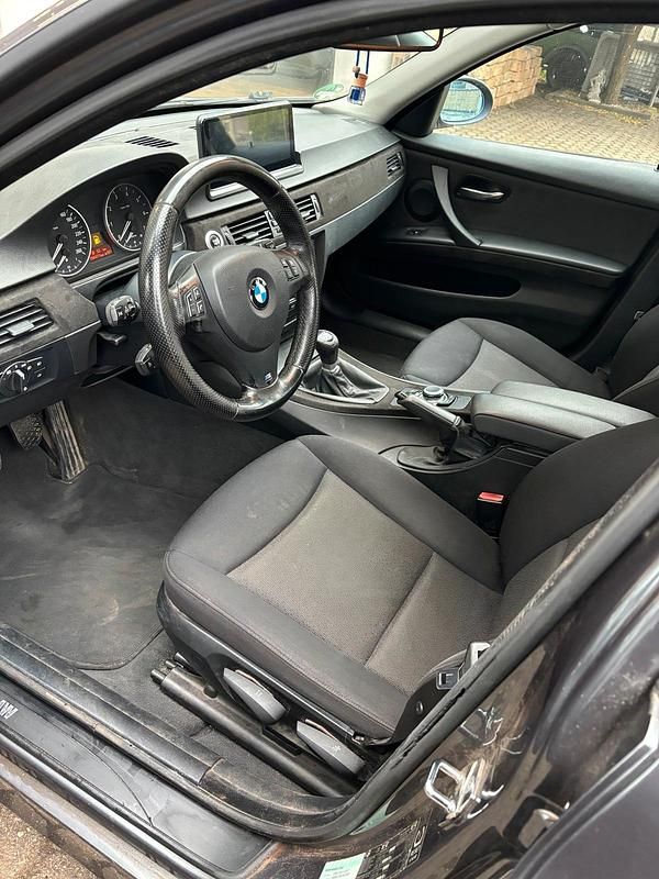 Gebraucht BMW 320 150 PS (110 kW) 2006 Grau Limousine