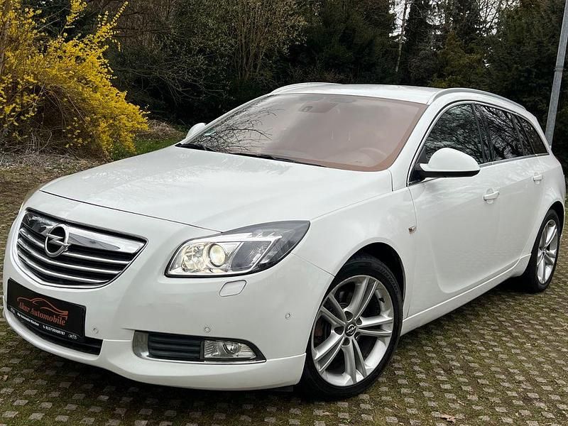 Gebraucht Opel Insignia OPC 160 PS (117 kW) 2011 Weiß Kombi