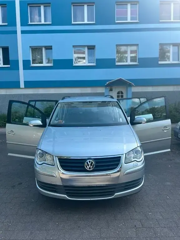 Gebraucht VW Touran 140 PS (102 kW) 2007 Silber Van / Kleinbus