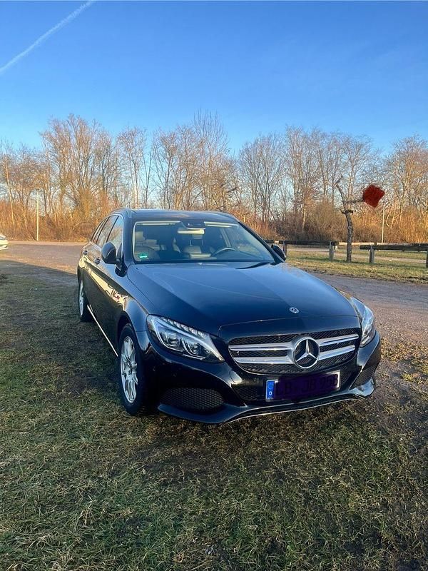 Gebraucht Mercedes C180 156 PS (114 kW) 2017 Schwarz Kombi