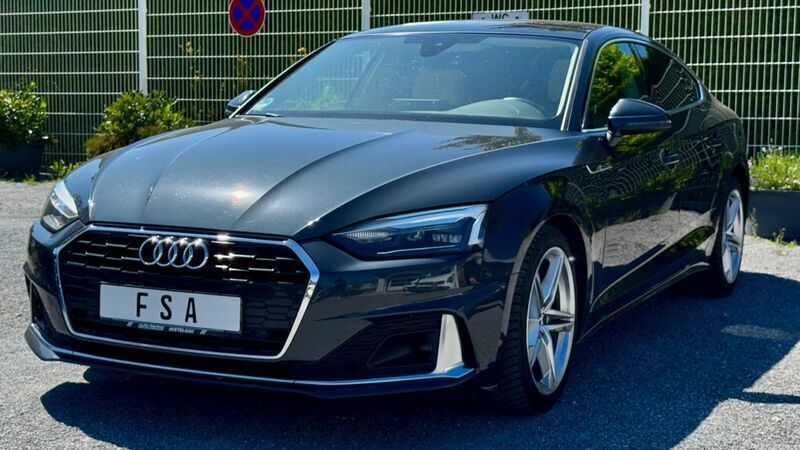 Grau Gebraucht 2020 Audi A5 Sportback Advanced Limousine | 27.900 € (Fairer Preis) - Bild 1/4