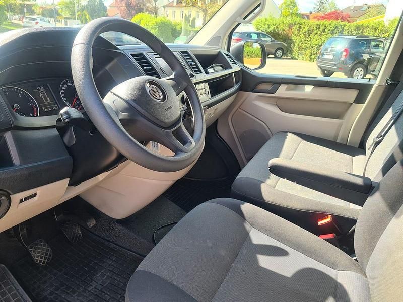 Gebraucht VW Transporter 150 PS (110 kW) 2018 Silber Van