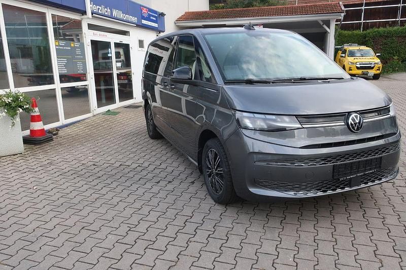 Grau Neu 2025 VW Multivan Life Van | 56.500 € - Bild 1/4