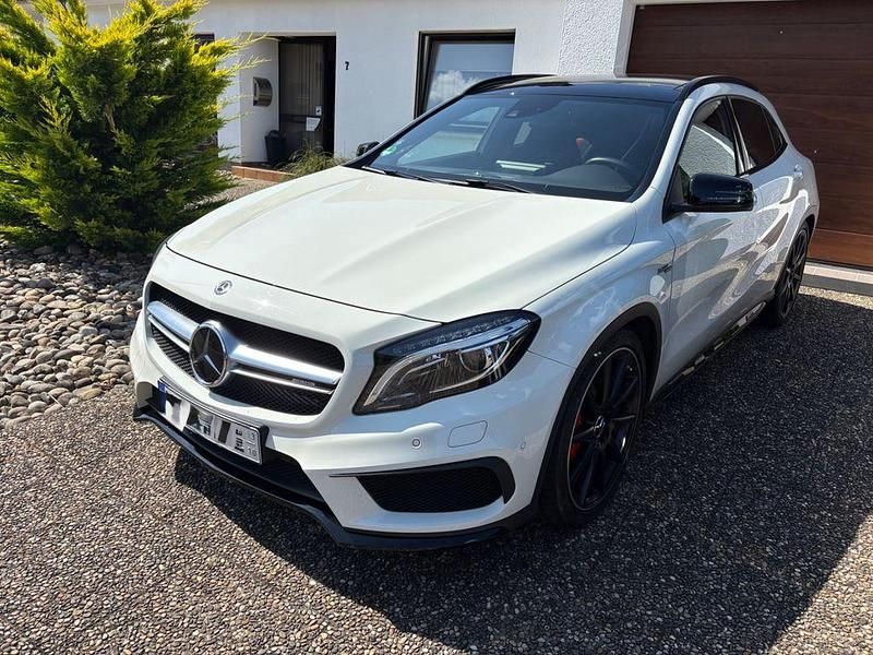 Weiß Gebraucht 2014 Mercedes GLA45 AMG AMG SUV | 27.999 € (Fairer Preis) - Bild 1/4