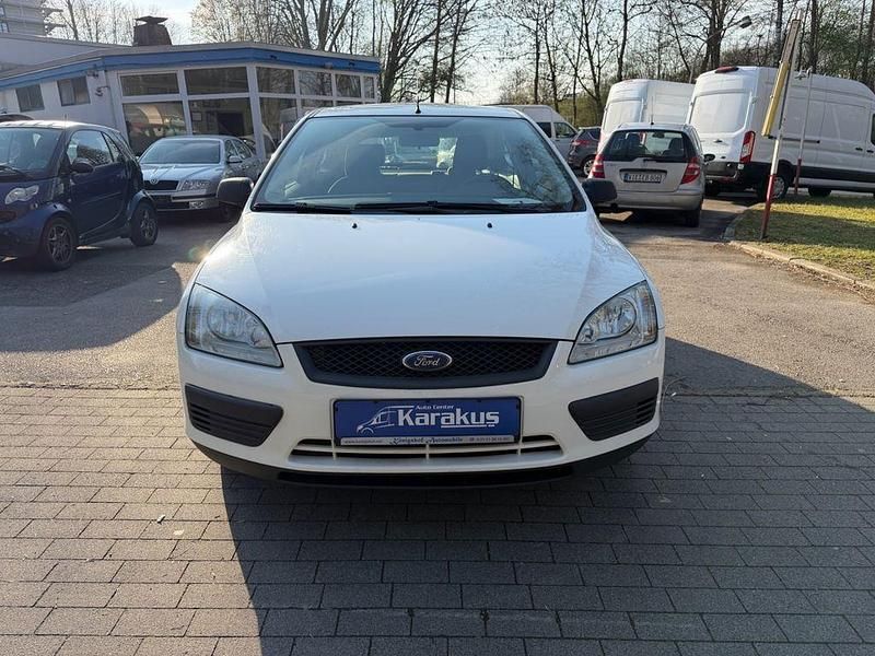 Gebraucht Ford Focus Trend 80 PS (58 kW) 2006 Weiß Kleinwagen