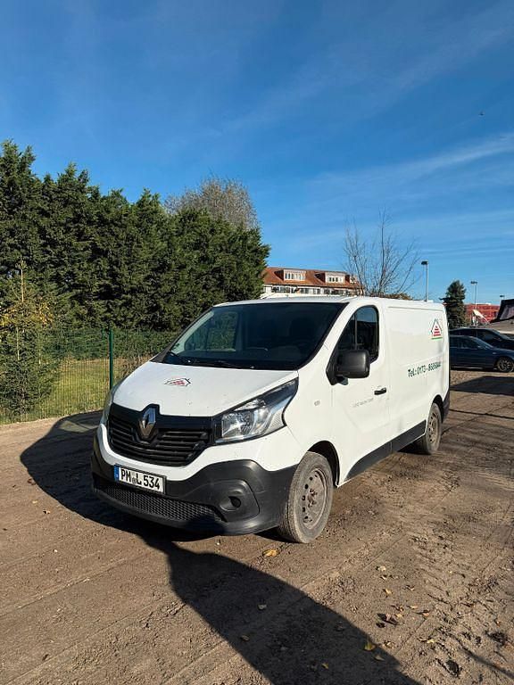 Weiß Gebraucht 2017 Renault Trafic Van / Kleinbus | 8.300 € (Superpreis) - Bild 1/4