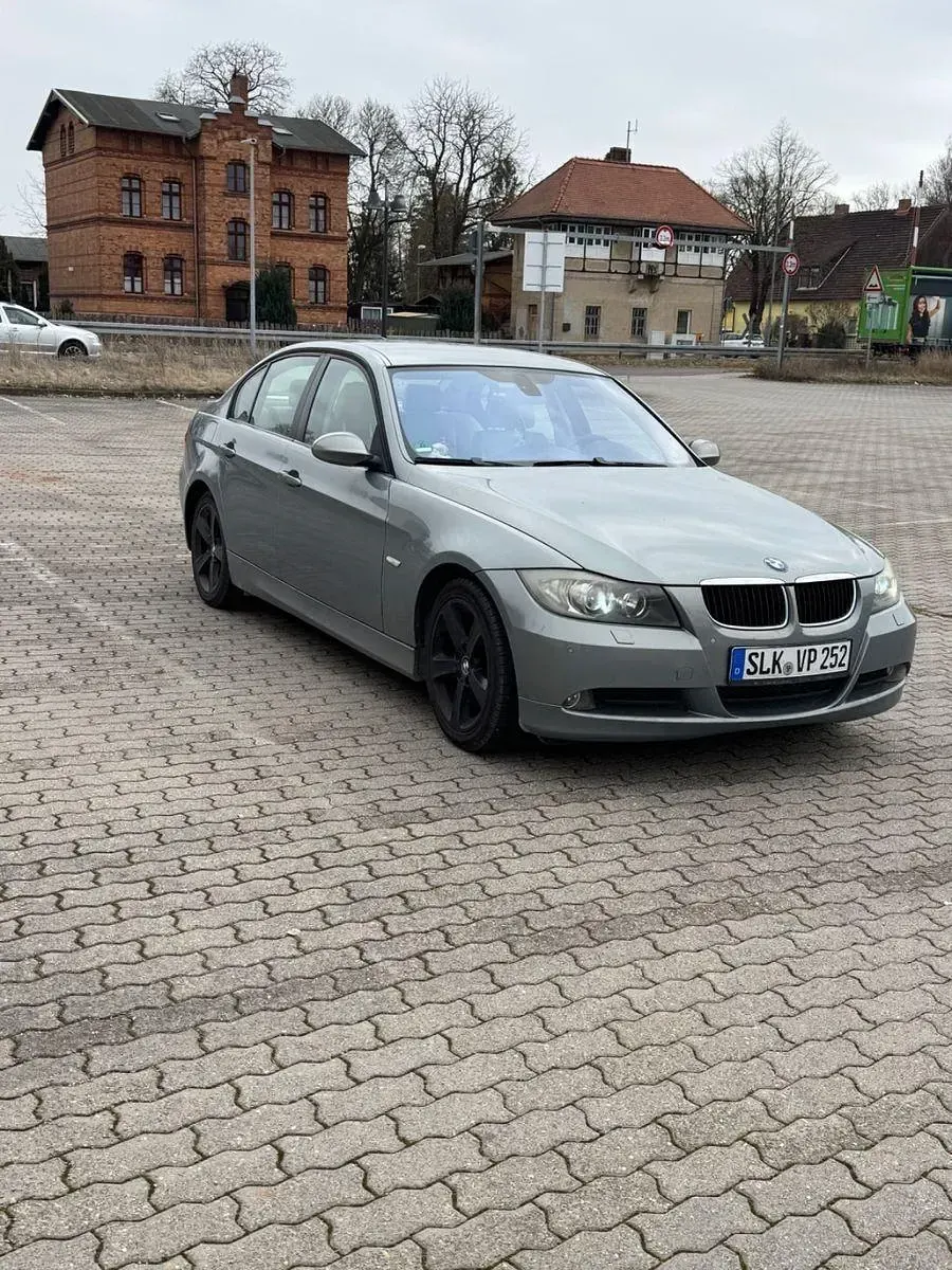 Brugt BMW 318 129 HK (94 kW) 2006 Blå Sedan