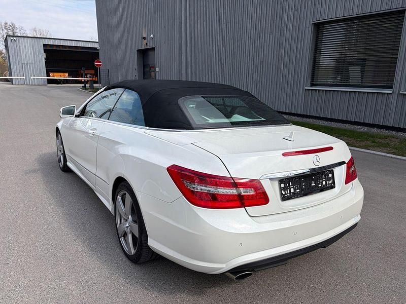 Gebraucht Mercedes E220 170 PS (125 kW) 2012 Weiß Cabrio