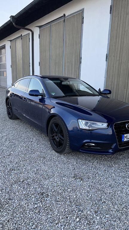 Gebraucht Audi A5 Sportback Performance 177 PS (130 kW) 2016 Blau Kleinwagen