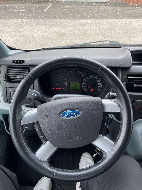 Grau Gebraucht 2009 Ford Transit Tourneo Van / Kleinbus | 7.500 € (Etwas zu teuer) - Bild 1/4