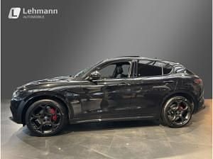 Neu Alfa Romeo Stelvio Veloce 209 PS (153 kW) 2026 Schwarz (colore esterno (nero vulcano, metallic)) SUV