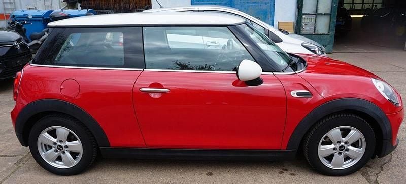 Second-hand Mini Cooper 136 CP (100 kW) 2017 Roșu Hatchback