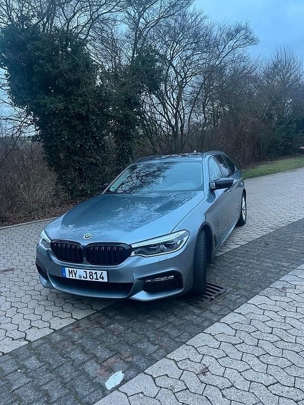 Gebraucht BMW 520 M Sport 190 PS (139 kW) 2017 Grau Kombi