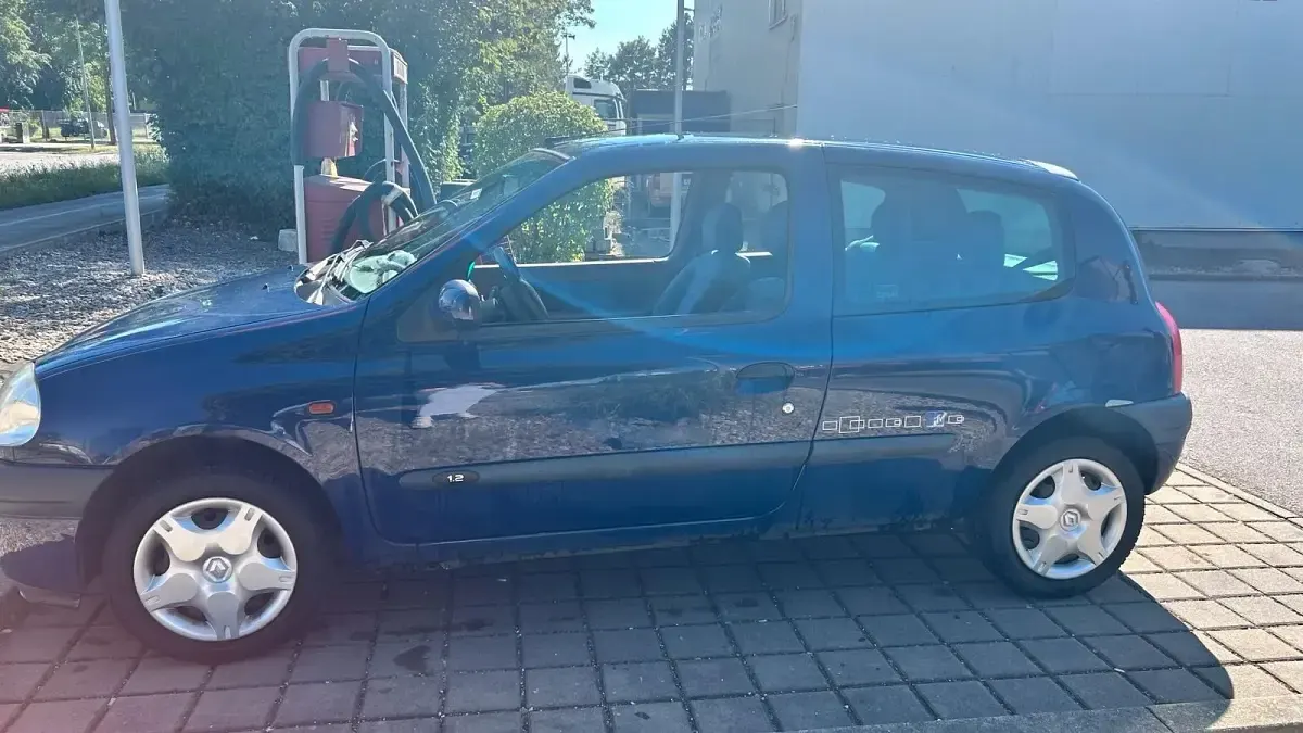 Gebraucht Renault Clio 59 PS (43 kW) 2000 Blau Kleinwagen