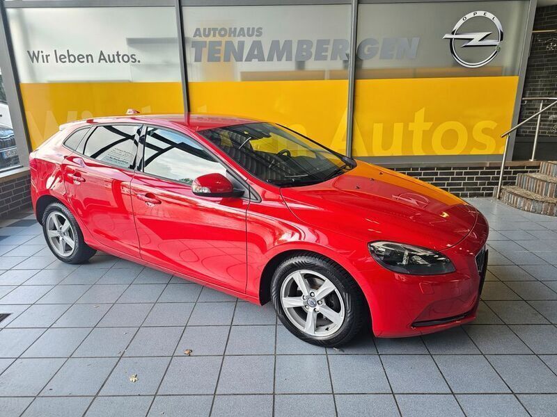 Rot Gebraucht 2014 Volvo V40 You! Kombi | 9.450 € (Fairer Preis) - Bild 1/4