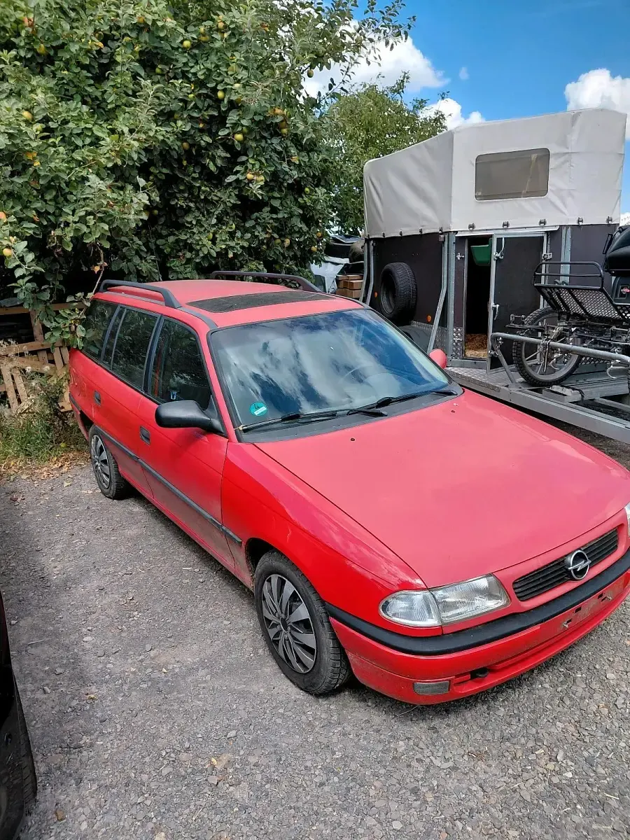 Gebraucht Opel Astra 75 PS (55 kW) 1997 Rot Kombi