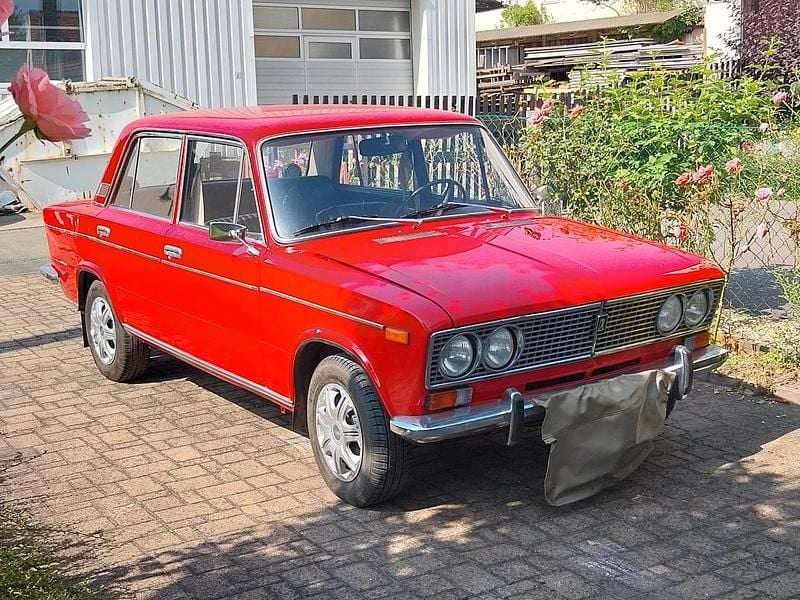 Usata Lada 2103 55 CV (40 kW) 1975 Rosso Berlina