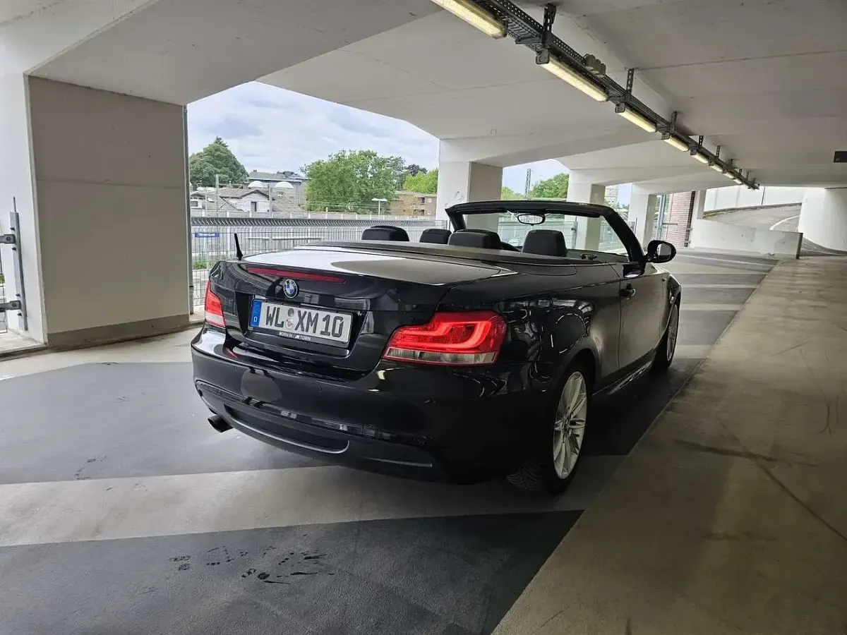 Gebraucht BMW 118 Cabriolet M Sport 143 PS (105 kW) 2012 Schwarz Cabrio