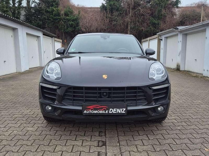 Tiefschwarzmetallic Gebraucht 2015 Porsche Macan S SUV | 23.799 € (Fairer Preis) - Bild 1/4