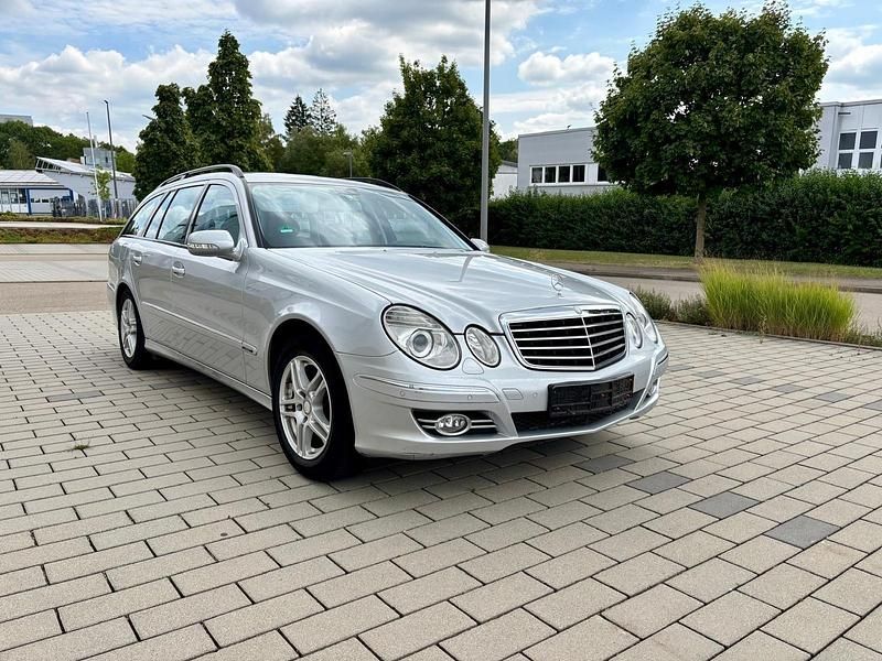 Gebraucht Mercedes E200 Classic 184 PS (135 kW) 2007 Grau Kombi