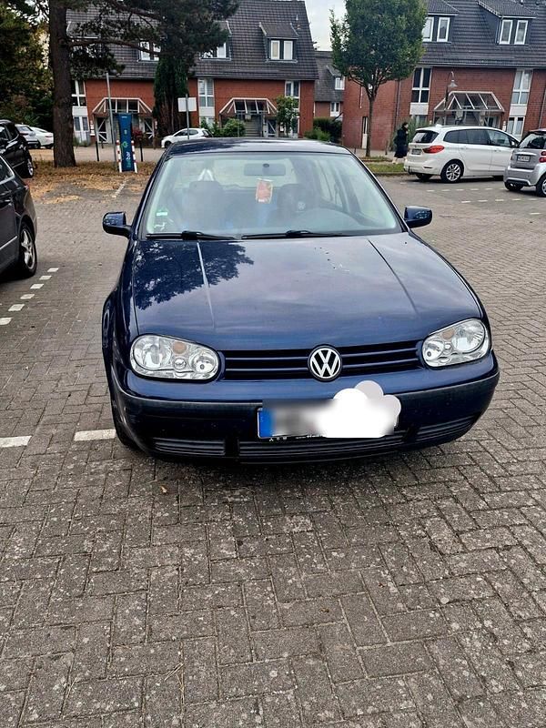 Blau Gebraucht 1998 VW Golf IV Kleinwagen | 1.100 € - Bild 1/4