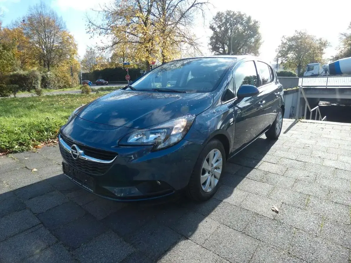 Usado Opel Corsa Active 101 HP (74 kW) 2017 Azul Sedan