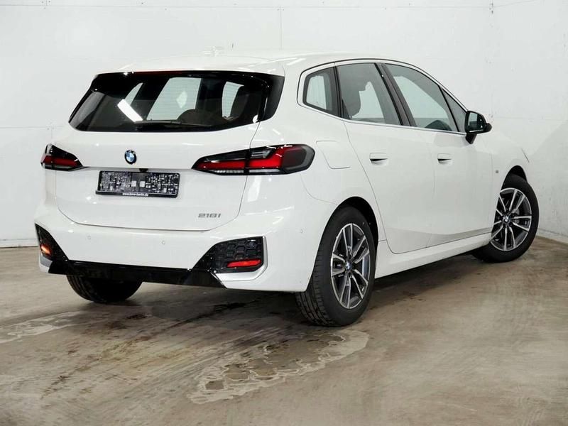 Gebraucht BMW 218 M Sport 136 PS (100 kW) 2023 Alpinweiss 3 Van / Kleinbus