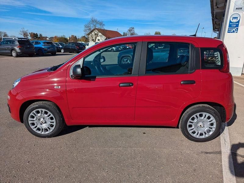 Neu Fiat Panda 69 PS (50 kW) 2025 Rot Limousine