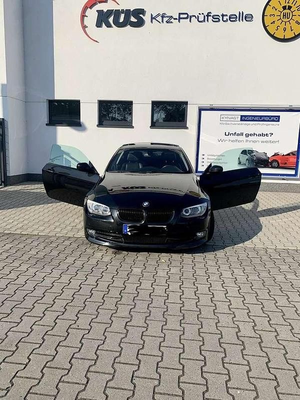 Schwarz Gebraucht 2010 BMW 320 Coupé | 6.600 € (Guter Preis) - Bild 1/4