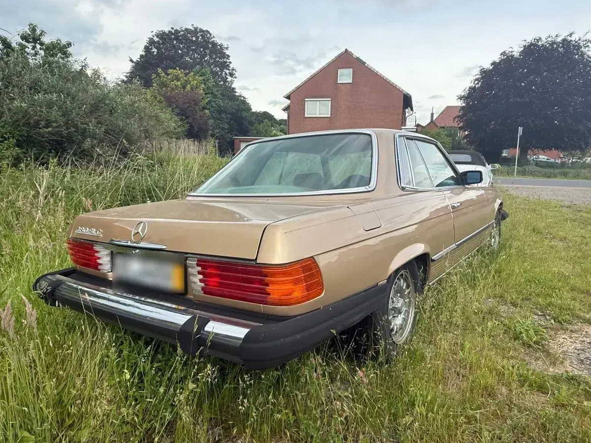 Gebraucht Mercedes SLC380 155 PS (114 kW) 1981 Gold Coupé