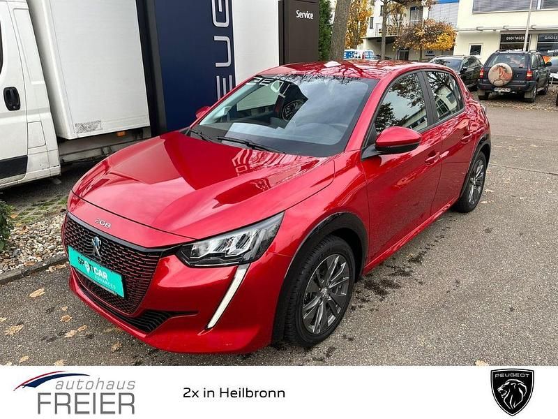 Rot Gebraucht 2021 Peugeot e-208 Active Kleinwagen | 13.990 € (Fairer Preis) - Bild 1/4
