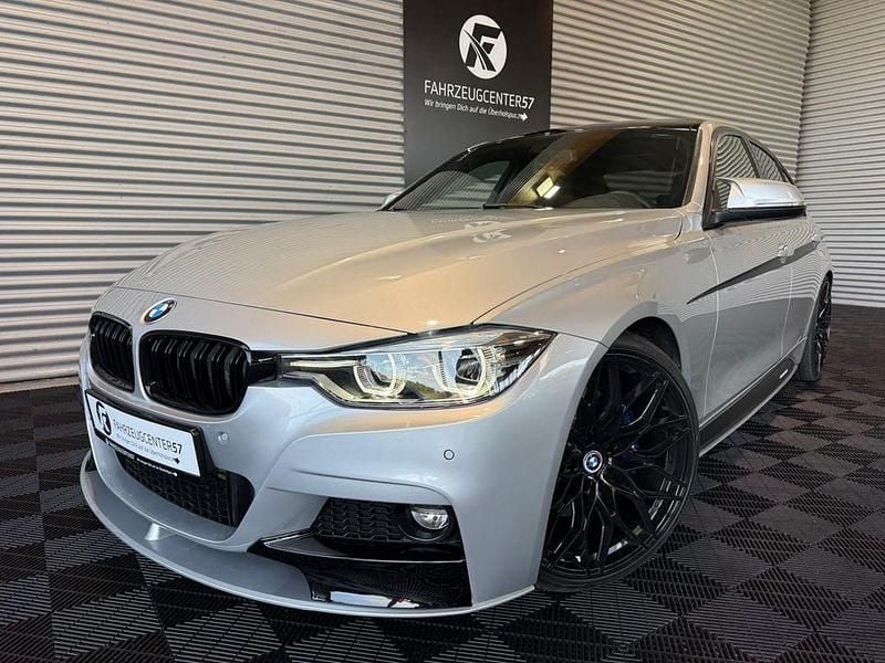 Gebraucht BMW 330 M Performance 252 PS (185 kW) 2017 Glaciersilber Limousine