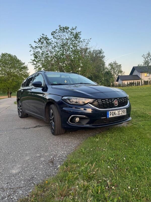 Blau Gebraucht 2017 Fiat Tipo Lounge Kombi | 6.200 € (Guter Preis) - Bild 1/4