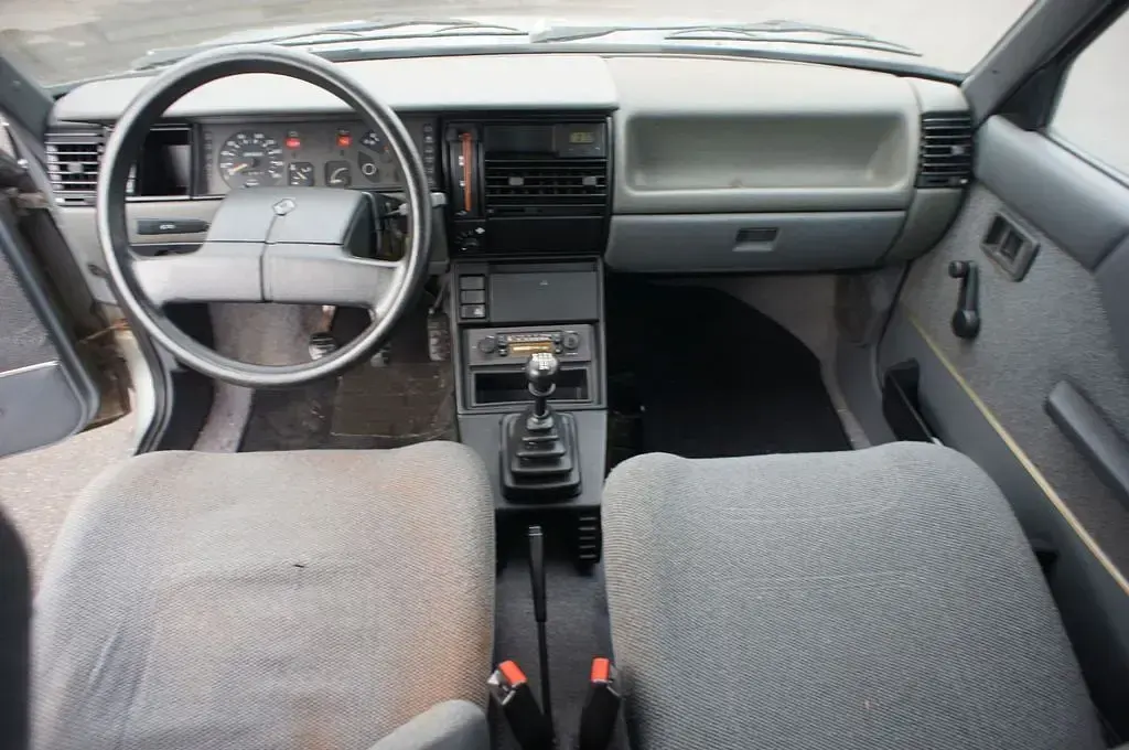 Gebraucht Renault R11 60 PS (44 kW) 1984 Silber Kleinwagen