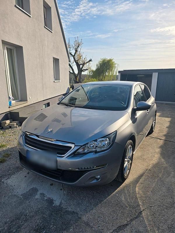 Gebraucht Peugeot 308 131 PS (96 kW) 2017 Grau Limousine