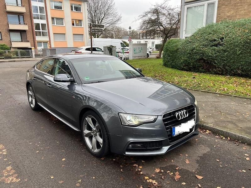 Grau Gebraucht 2014 Audi A5 Sportback Kleinwagen | 11.000 € (Guter Preis) - Bild 1/4