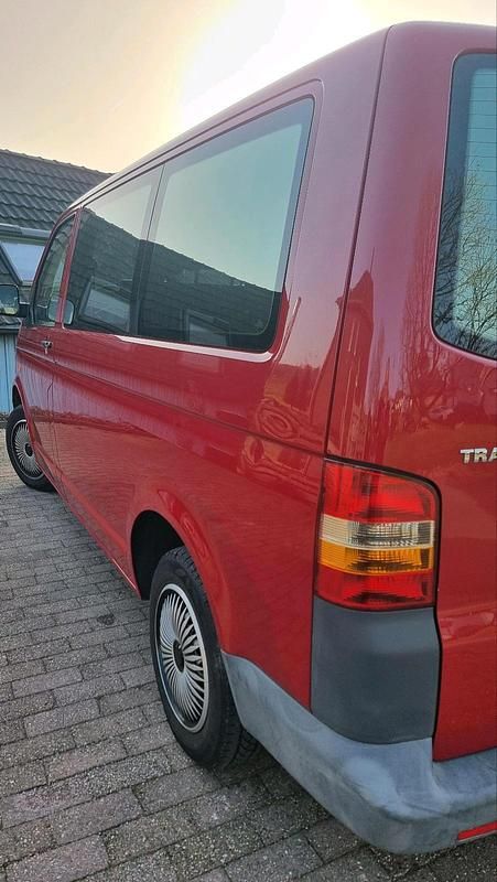 Gebraucht VW Transporter 105 PS (77 kW) 2006 Rot Van