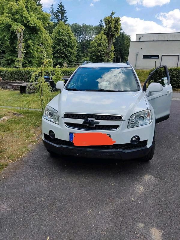 Weiß Gebraucht 2010 Chevrolet Captiva SUV | 3.200 € (Fairer Preis) - Bild 1/4