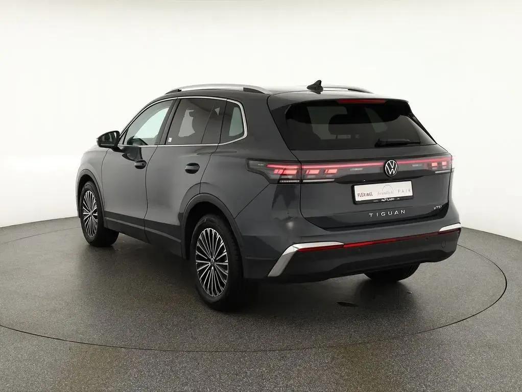 Gebraucht VW Tiguan 150 PS (110 kW) 2025 Grau SUV