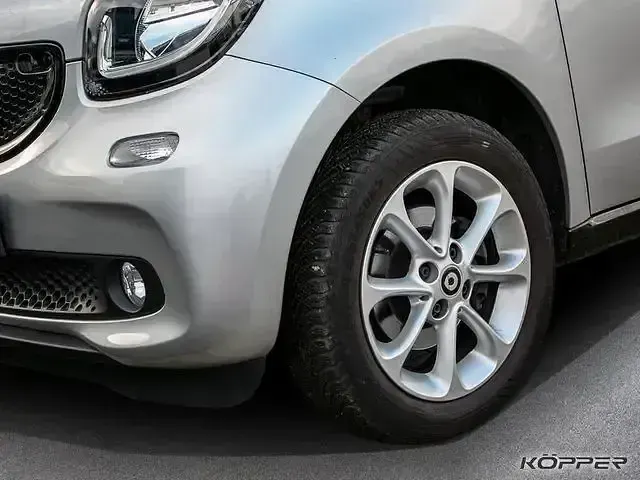 Usado Smart ForFour 71 HP (52 kW) 2019 Prateado Citadino